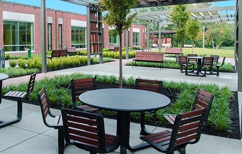 Outdoor UC Blue Ash campus patio