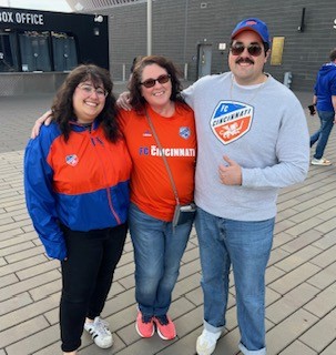 melissa detro with two kids