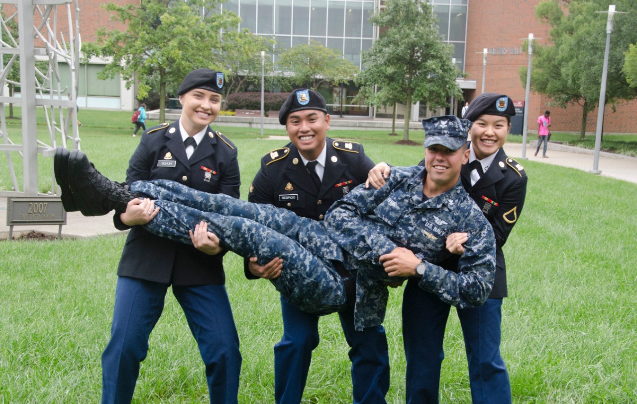 UC Blue Ash student veterans posing after flag ceremony